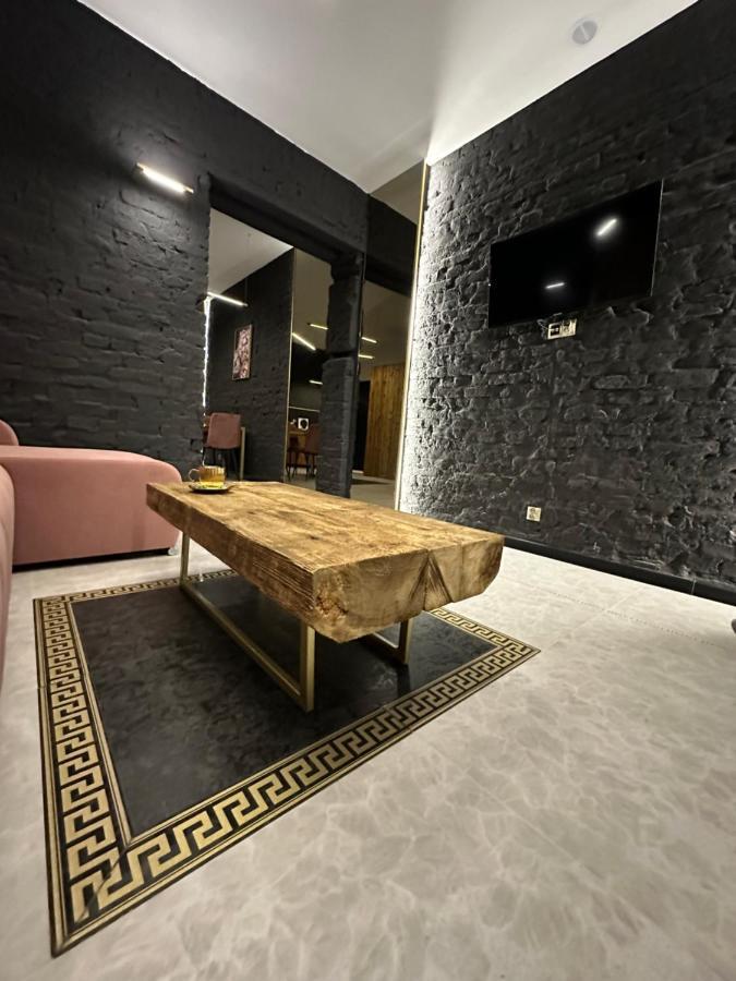 Darkhouse Versace Pink Lodz  Exterior photo